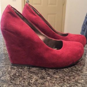 Maroon colored suede wedges in size 10